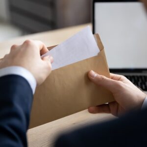 Loon op loonlijst is belast, ook zonder uitbetaling Loon op loonlijst is belast, ook zonder uitbetaling