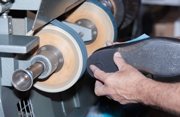 Schoenherstelbedrijf verliest rechtszaak over gestolen kasomzet